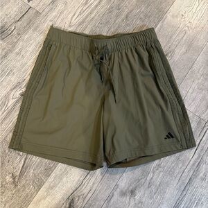 Men’s adidas everyday essential training shorts
